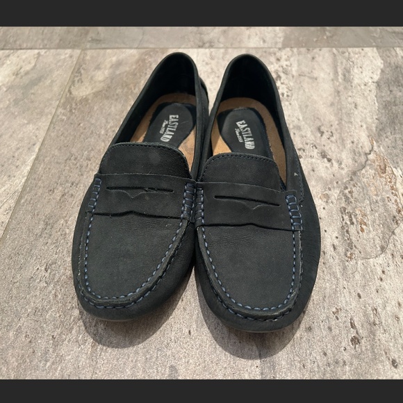 Eastland Women's Patricia Loafer Light Blue Women's Size 6 - Picture 2 of 7